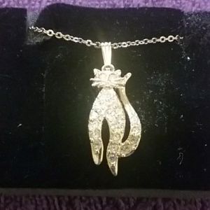 AVON SPARKLING KITTY PENDANT NECKLACE ~ NIB